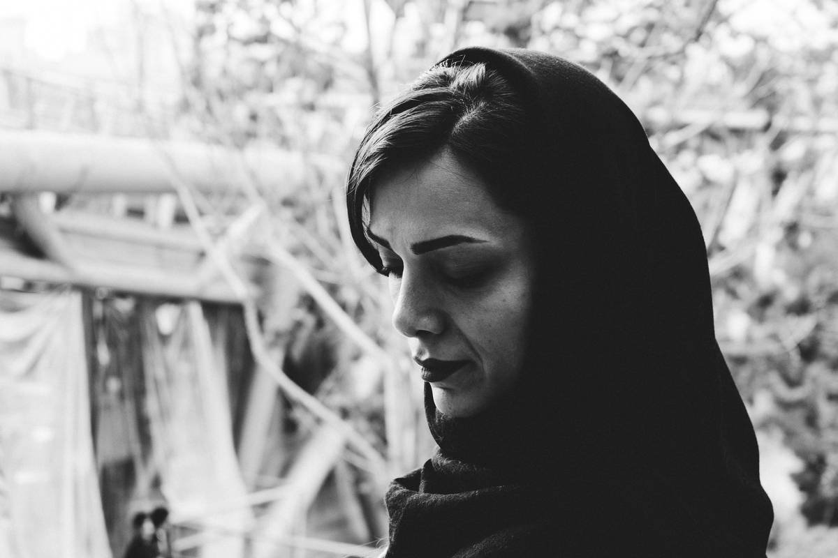 Infographic showing global hair turban traditions: Yoruba gele (Nigeria), Sikh dastar (India), Hijab (Middle East/North Africa), Duku (Ghana)