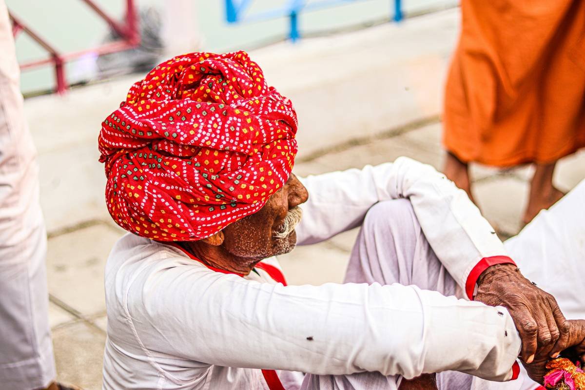 Why Your Yoga Practice Needs a Turban for Yoga—And How to Choose the Right One